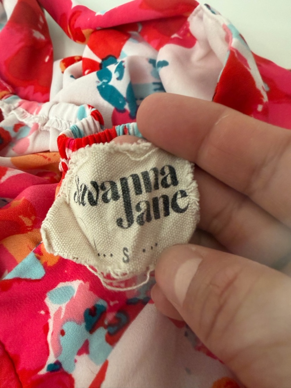 Savanna Jane Embroidery Short Sleeve Top with Red & Pink Blooms Size Small - Picture 8 of 11